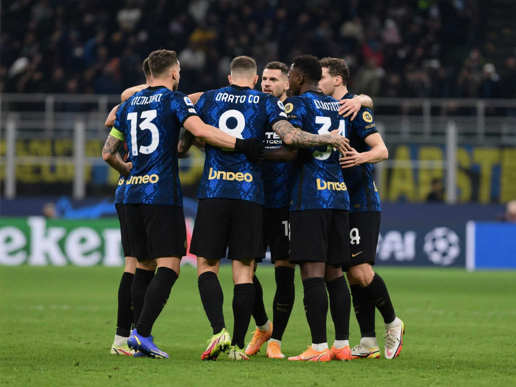 张玉宁等球 张玉宁等球